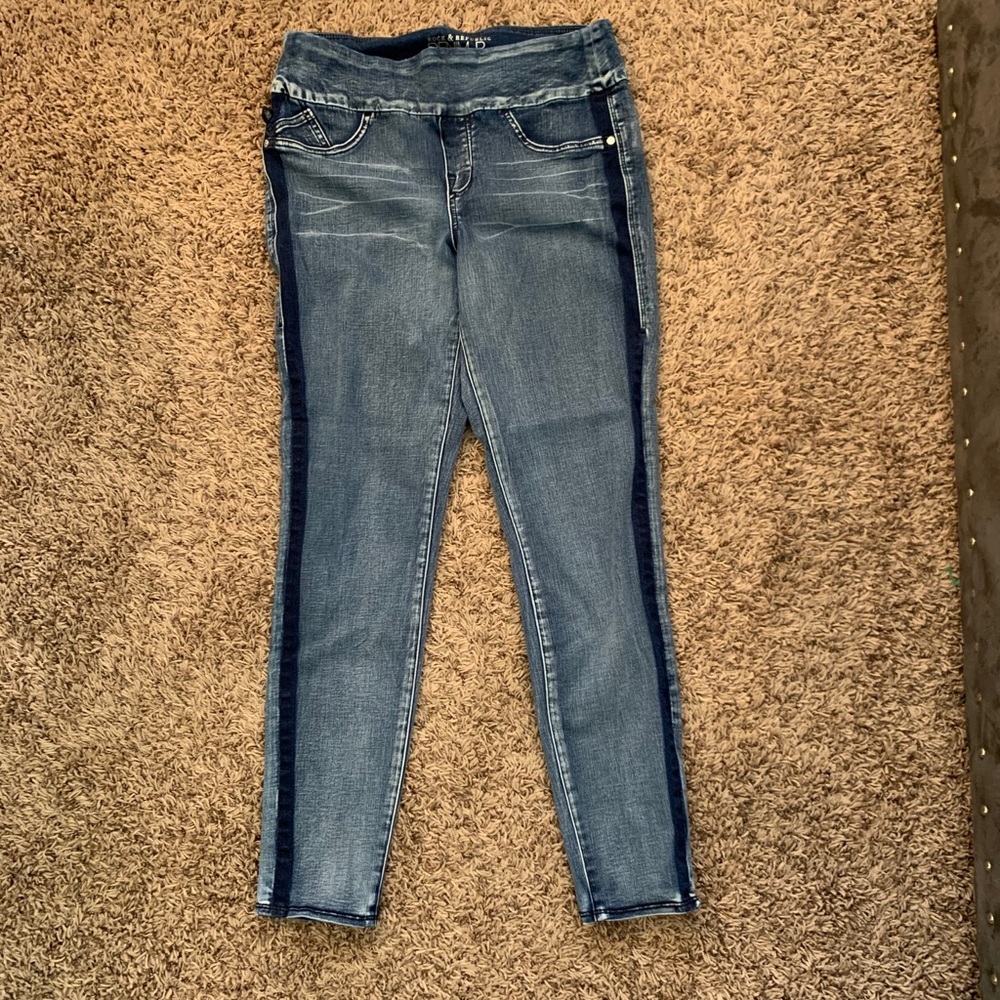 Rock & Republic pull on jeggings